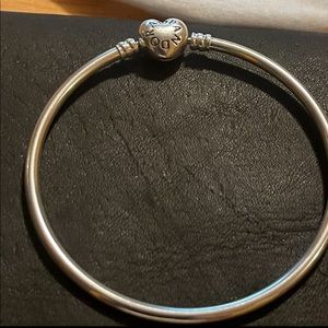 Pandora Moments Heart Clasp Bangle